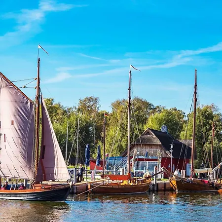 Moderne 5 Sterne Welleneck Im Malerischen Ostseebad Wustrow