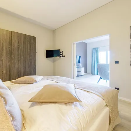 Moderne 5 Sterne Welleneck Im Malerischen Ostseebad Wustrow (Fischland)